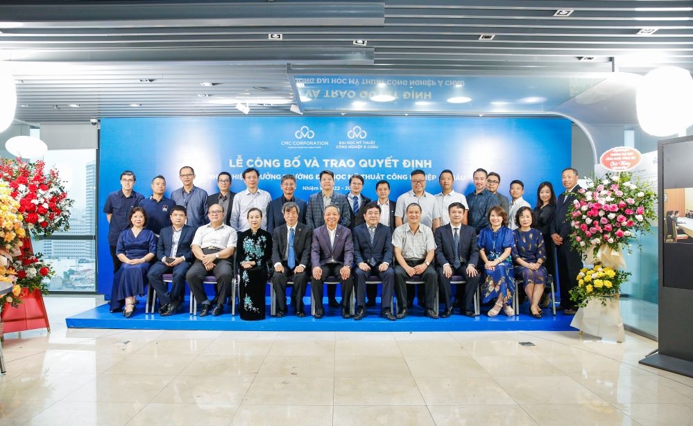 Thành viên Hội đồng Trường Đại học MTCN Á Châu và Ban lãnh đạo Tập đoàn Công nghệ CMC