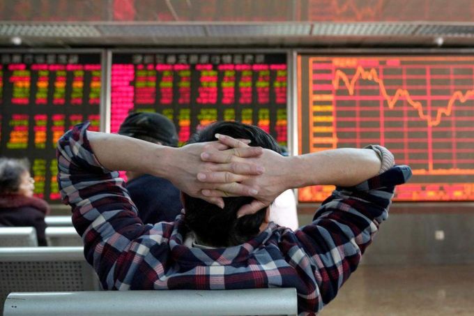 Bủa vậy trong tin xấu, VN-Index “xanh vỏ đỏ lòng”.