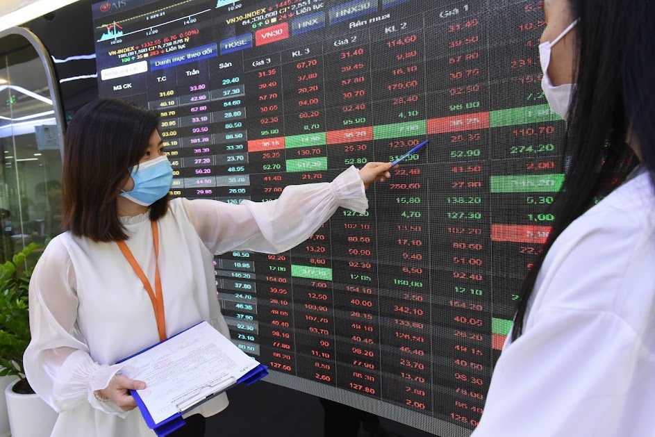 Thanh khoản suy giảm cho thấy nhiều nhà đầu tư vẫn còn lưỡng lự trong việc quay trở lại thị trường. (Ảnh: Int)