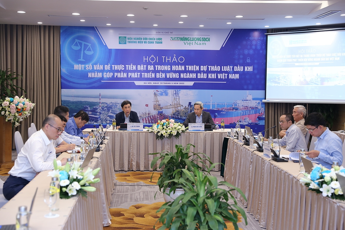 Hội thảo hoàn thiện dự thảo luật dầu khí.