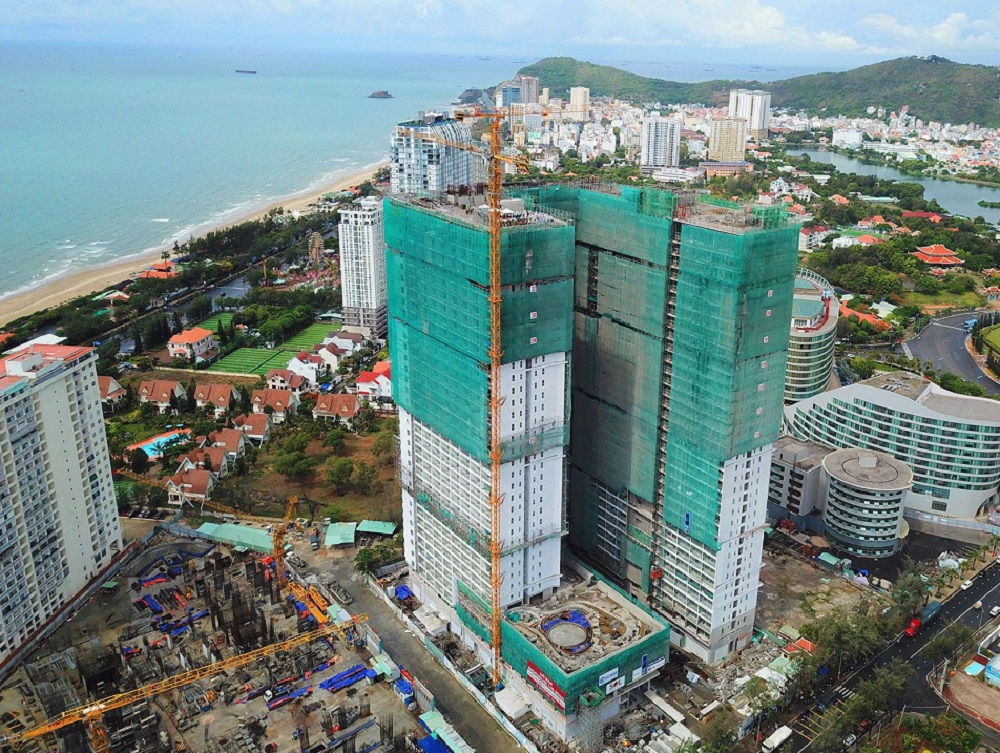 Doanh nghiệp bất động sản gặp khó khăn từ nguồn cung tài chính để triển khai dự án, qua đó ảnh hưởng đến hoạt động của các doanh nghiệp nhà thầu (Ảnh minh họa)