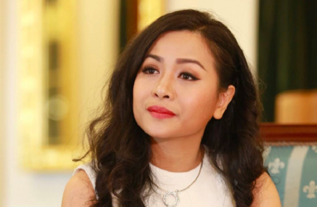 Bà Trần Uyên Phương có động thái thoái vốn khỏi Yeah1 trong bối cảnh Chủ tịch Yeah1 thông báo bán hết toàn bộ cổ phiếu YEG.