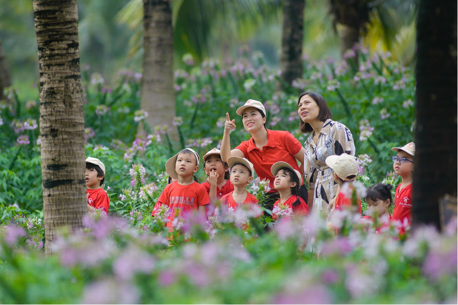 Khám phá thế giới kì diệu lấp lánh.