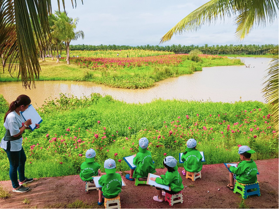 Phong cảnh KĐT Ecopark là đề tài vô tận cho trẻ thích vẽ tranh.