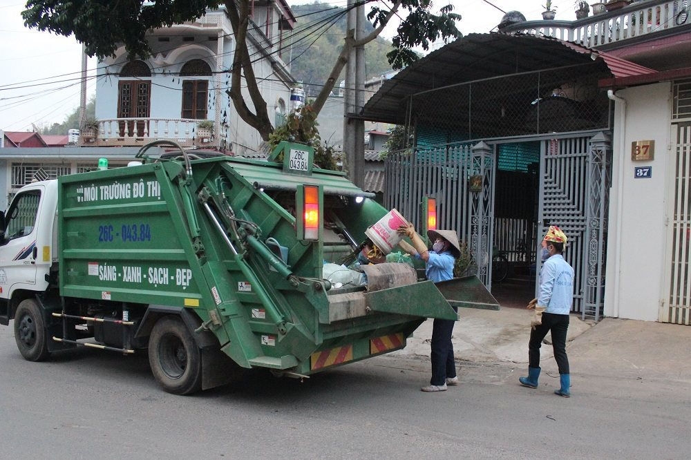 Phí thấp, mỗi nơi quy định một giá lại khó thu khiến ít HTX vệ sinh môi trường có thể hoạt động theo hướng hiện đại.