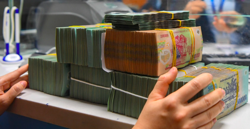 Những bất ổn trên thị trường vốn như thời gian qua sẽ tạo áp lực cung ứng vốn lên vai ngành ngân hàng.