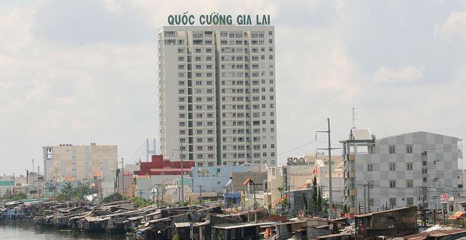Quốc Cường Gia Lai bị truy thu hơn 1,4 tỷ đồng tiền thuế và bị phạt chậm nộp thuế và phạt hành chính gần 887 triệu đồng.