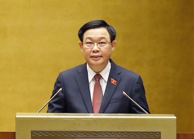 Chủ tịch Quốc hội Vương Đình Huệ chủ trì điều hành chất vấn nhóm vấn đề thứ 2 thuộc lĩnh vực tài chính ngày 8/6.