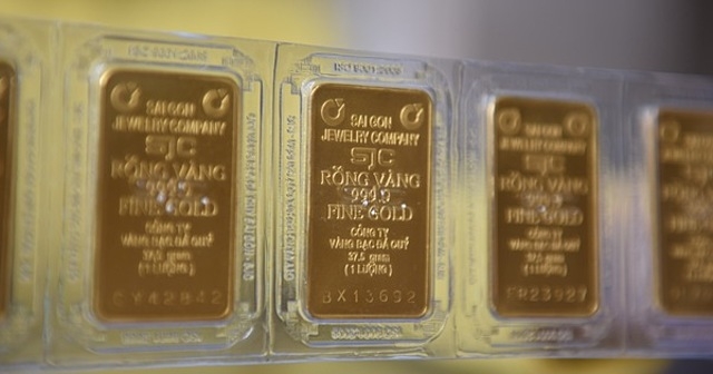 Giá vàng SJC vẫn giao dịch trên 69,5 triệu đồng. (Ảnh: Int)
