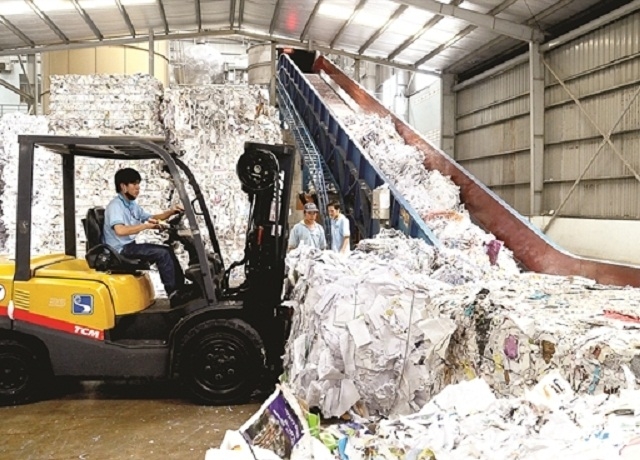 Biến những thứ đã bỏ đi thành những sản phẩm hữu ích cho xã hội đó là cách mà nhiều HTX đang ứng dụng.