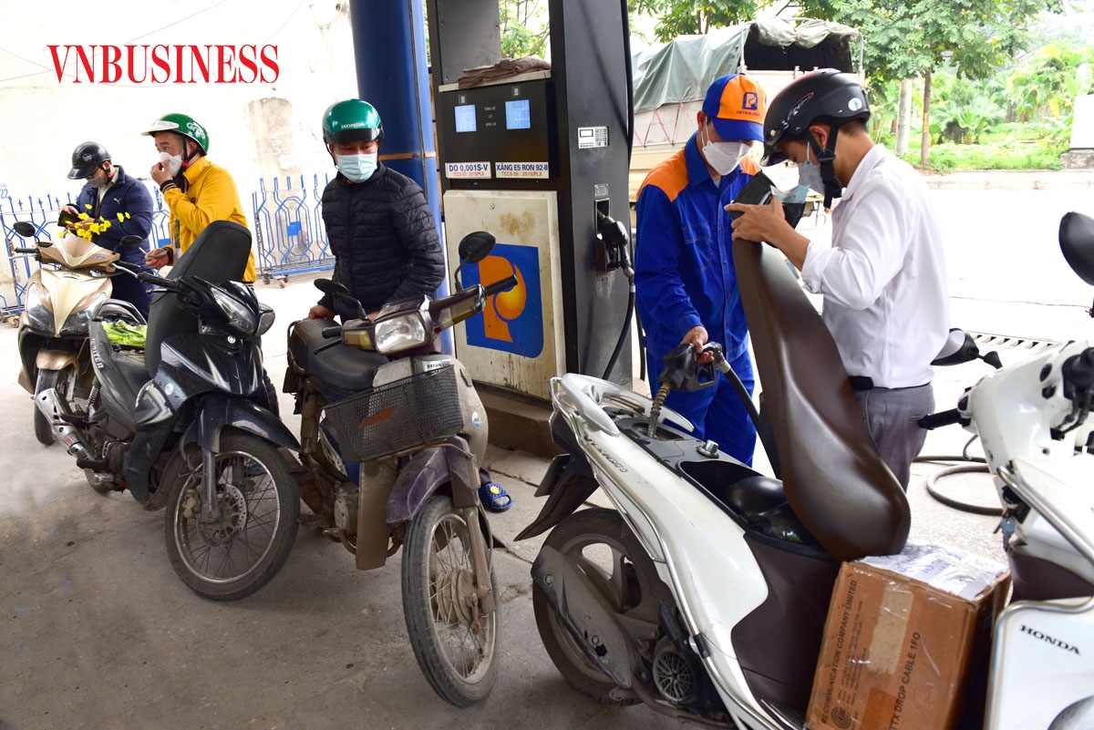 Giá xăng dầu tăng mạnh vào chiều ngày 13/6