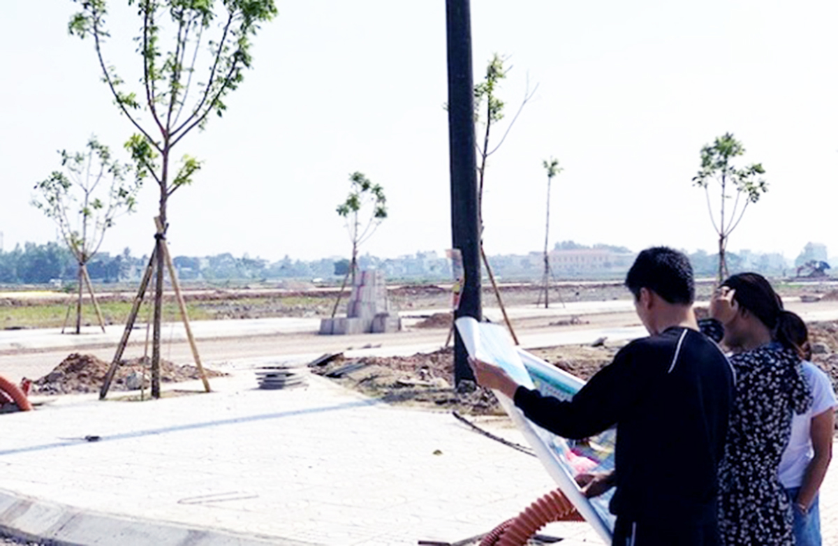 Đất nền vùng ven vẫn được đánh giá có nhiều dư địa cho nhà đầu tư khi thị trường bất động sản gặp khó.