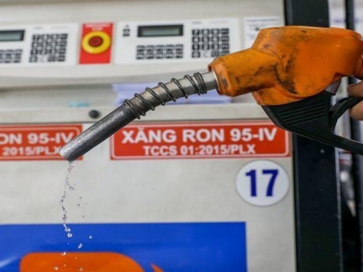 WB khuyến nghị Việt Nam nên cân nhắc chính sách trợ giá tạm thời cho các đối tượng sử dụng xăng dầu chính.