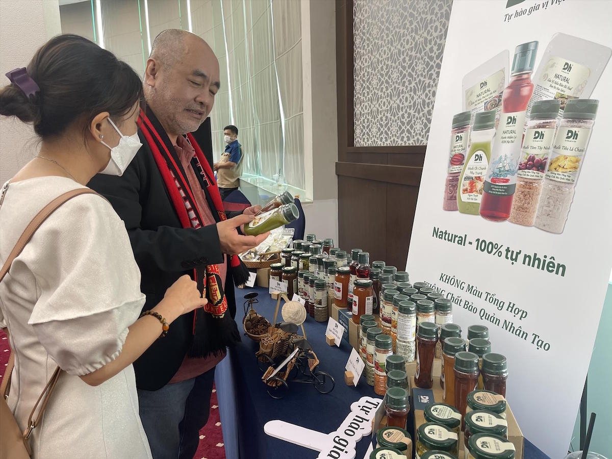 Nhiều doanh nghiệp vẫn chọn kênh xuất khẩu thay vì quay về sân nhà.