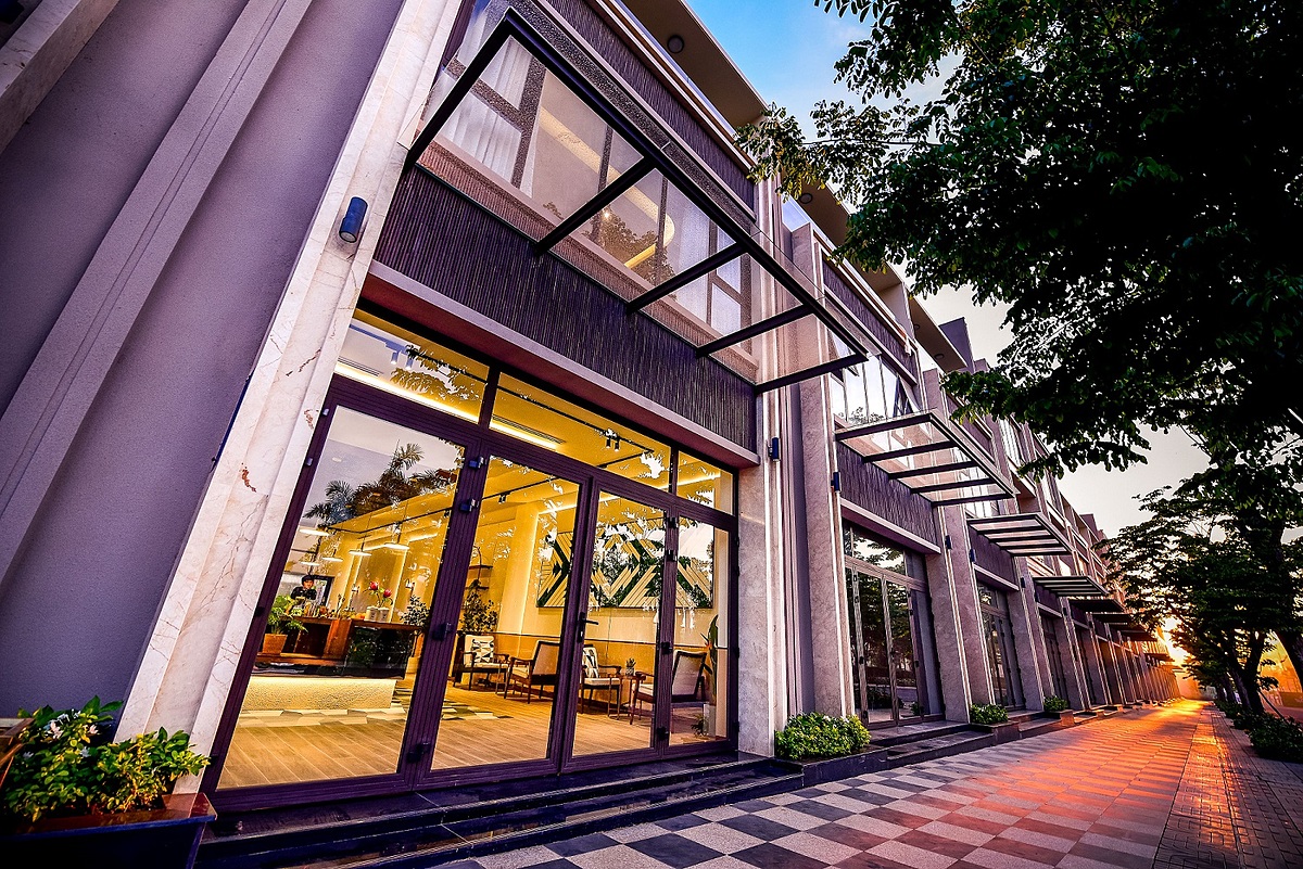 Giá bán của loại hình shophouse thấp tầng thường cao hơn nhưng vẫn được các nhà đầu tư quan tâm và ưu tiên lựa chọn.