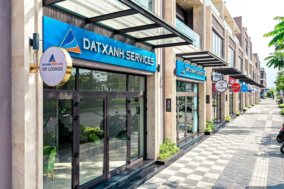 Shophouse tại Gem Sky World đang được lấp đầy nhanh chóng bởi đa dạng các thương hiệu kinh doanh từ ẩm thực, giải trí, thời trang đến đồ gia dụng, thiết bị điện tử,…