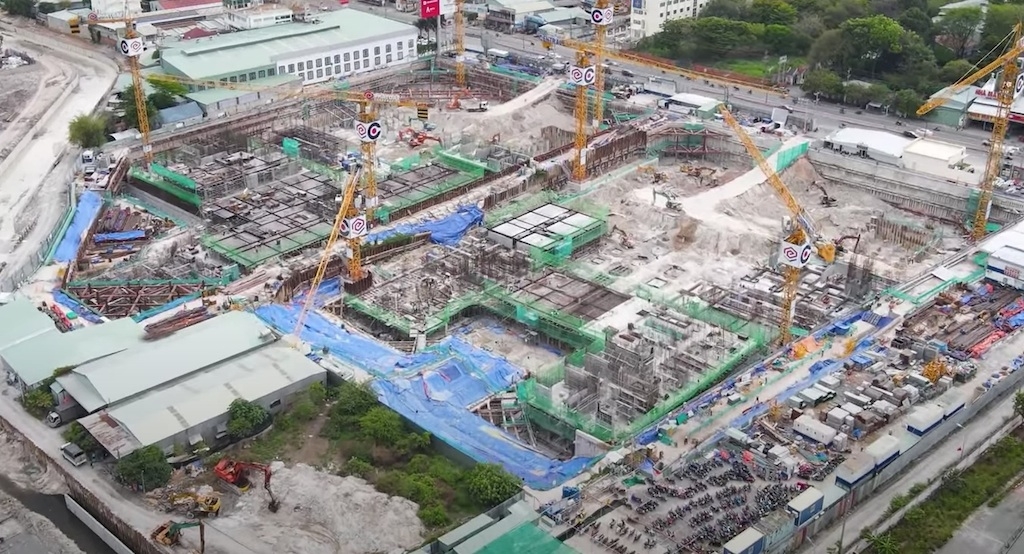 CTCP Phát triển bất động sản Phát Đạt đang tính đến việc chuyển nhượng dự án Astral City ở Bình Dương vốn từng vướng vào hàng loạt lùm xùm pháp lý.