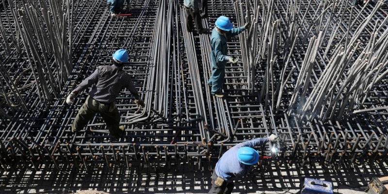 Từ ngày 11/5, giá thép giảm liên tiếp lần thứ 7, chi phí xây dựng không còn áp lực lớn như trước (Ảnh: Int)