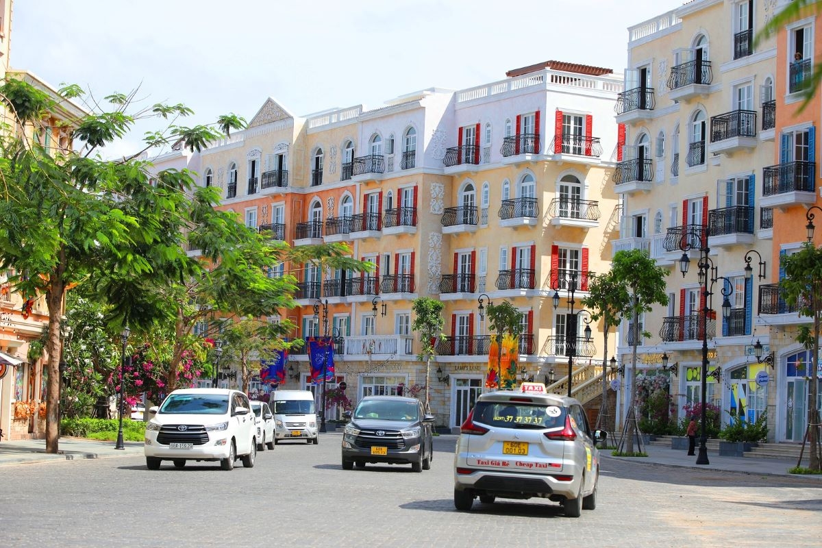 Phú Quốc đón lượng khách kỷ lục là thời cơ vàng cho giới kinh doanh dịch vụ.