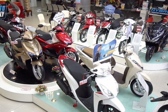 Các dòng xe máy tay ga đang khan hàng và tăng giá mạnh.