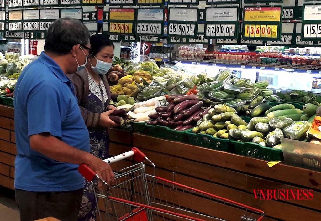 Giá hàng hoá tăng, bán hàng càng khó khăn hơn, ảnh hưởng tới tới hoạt động sản xuất kinh doanh của các DN.