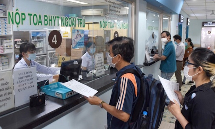 Thiếu thuốc và vật tư y tế, người bệnh phải mua ngoài có được BHYT thanh toán?