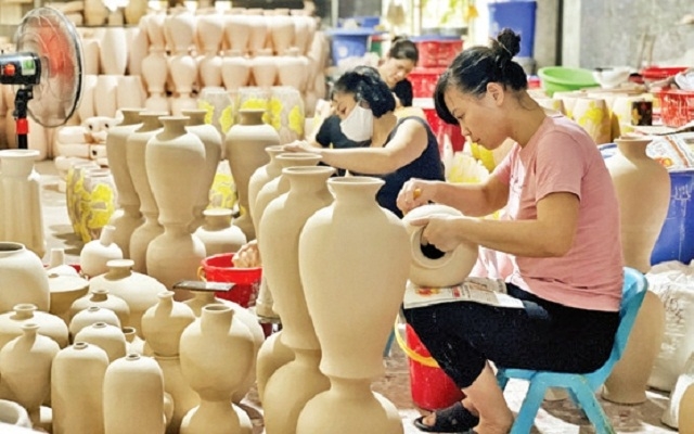 HTX gốm sứ Tân Thịnh không chỉ tiên phong trong công tác bảo vệ môi trường mà còn gắn với xanh hóa quá trình sản xuất.