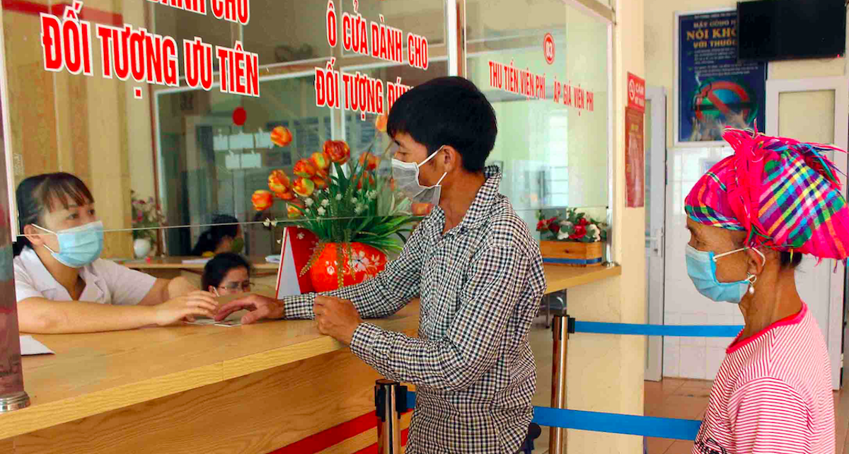 Tiếp tục có chính sách đóng, hỗ trợ mức đóng BHYT đối với đồng bào dân tộc thiểu số.