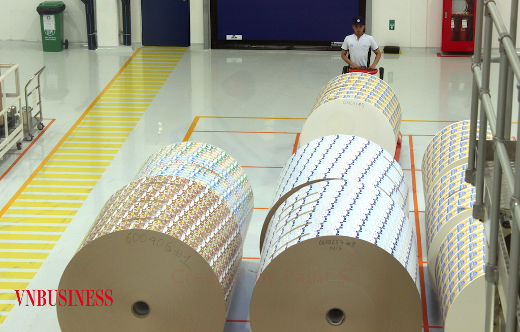 Do giá nguyên liệu nhập khẩu chưa thể “hạ nhiệt”, thậm chí có thể tăng cao, có tới 93% doanh nghiệp công nghiệp chế biến chế tạo dự báo chi phí sản xuất một đơn vị sản phẩm trong quý III tăng và giữ nguyên.