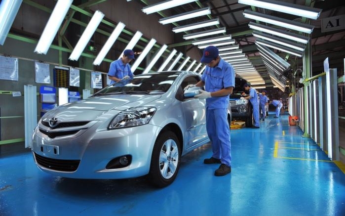 Doanh số bán của ô tô lắp ráp trong nước tháng 6 giảm 57%, ô tô nhập khẩu nguyên chiếc giảm 23% so với tháng 5.