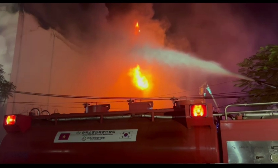 Tất cả mọi thứ đã bị thiêu rụi hoàn toàn.