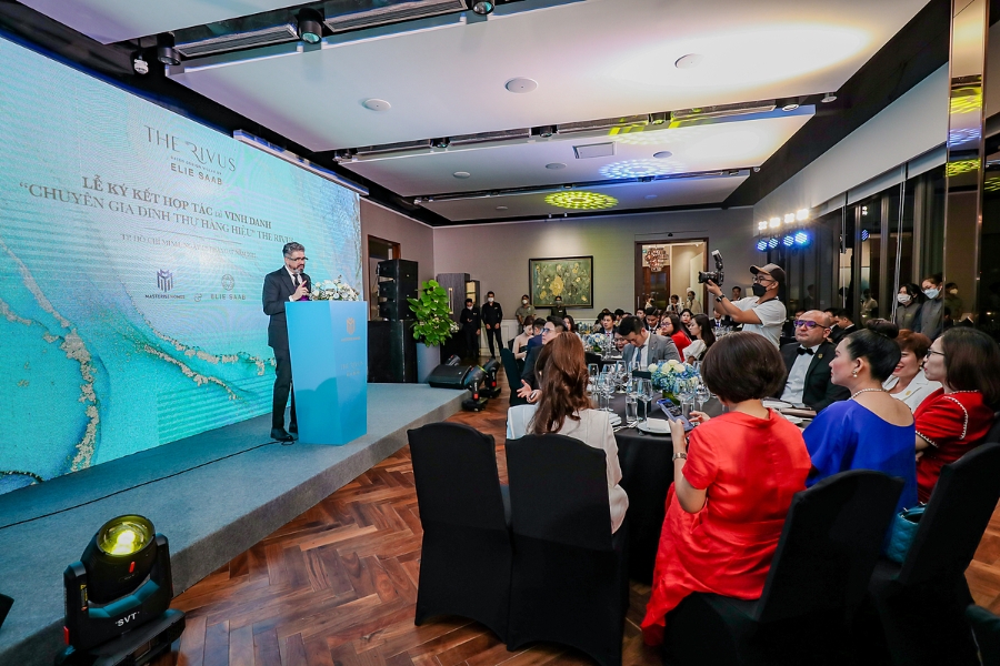 Ông Gibran Bukhari, Giám đốc khối kinh doanh Masterise Homes chia sẻ tại buổi lễ.