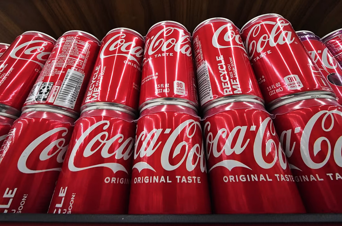 Swire Pacific đang mua lại các đơn vị đóng chai của Coca-Cola tại Việt Nam và Campuchia. Ảnh: AP