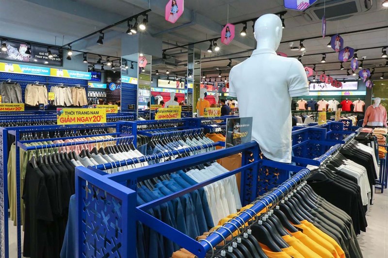 Chuỗi cửa hàng AVAFashion khi mới ra mắt.