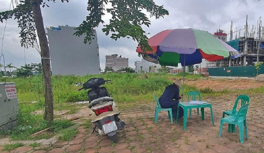 Cảnh tấp nập mua bán không còn sôi động như thời điểm đầu năm 2022.