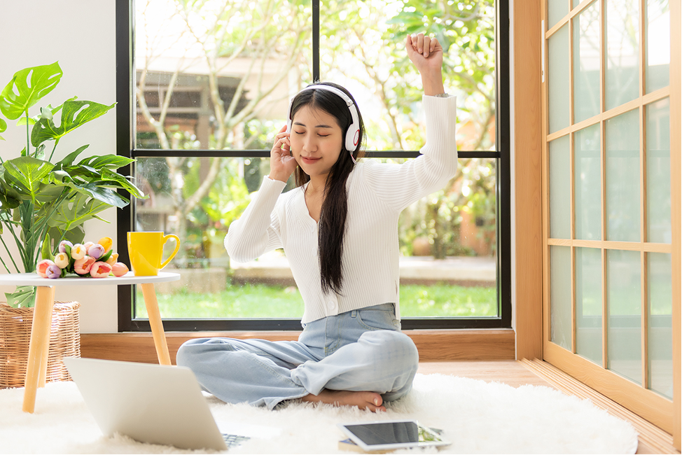 Có vô vàn cách để ở nhà vẫn “chill hết nấc” mà không cần phải bước chân đi đâu.