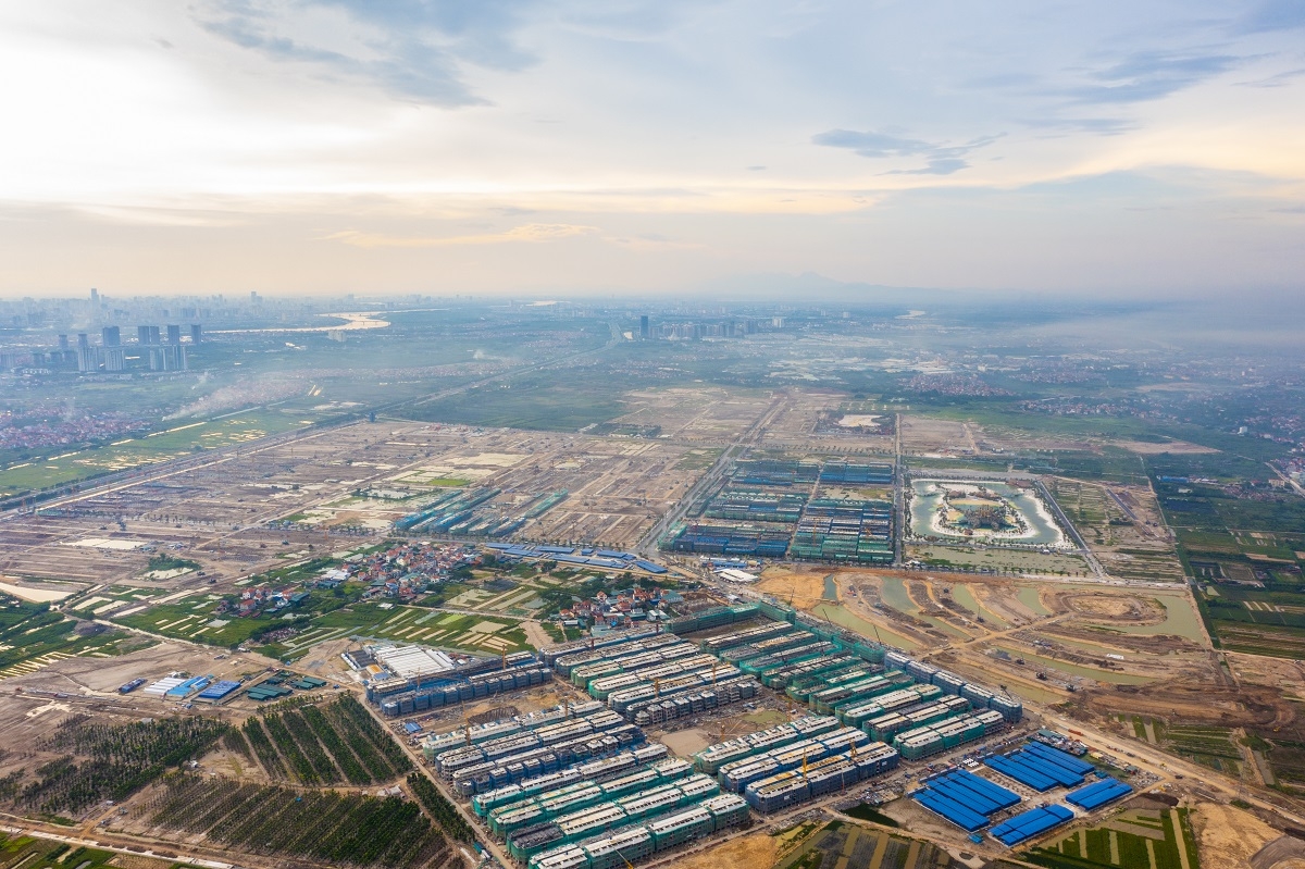 Tiến độ xây dựng Vinhomes Ocean Park 2 – The Empire đang được đẩy nhanh để kịp bàn giao thô 9.000 căn cao cấp vào tháng 12 năm nay.