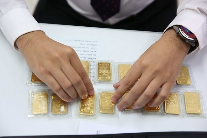 Chênh lệch giá mua – bán vàng SJC khá cao, hơn 1,2 triệu đồng/lượng. (Ảnh: Int)