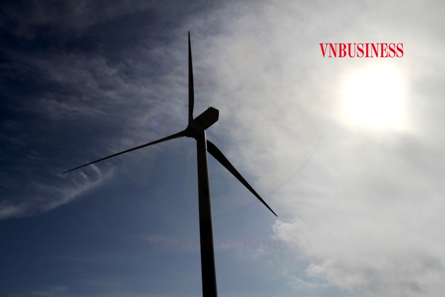 Nhiều rủi ro ảnh hưởng đến khả năng trả nợ vay không khác gì “bóng mây u ám” đang đến với các nhà đầu tư điện gió.