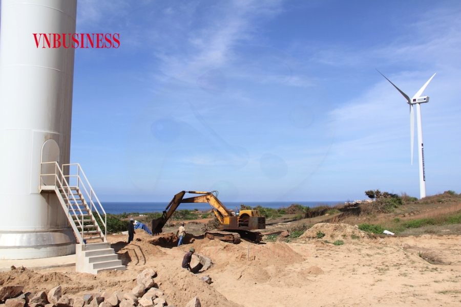 Năng lượng tái tạo là lĩnh vực đòi hỏi vốn lớn, do đó thời gian qua có nhiều DN chọn cách vay hàng ngàn tỷ đồng tại các ngân hàng.