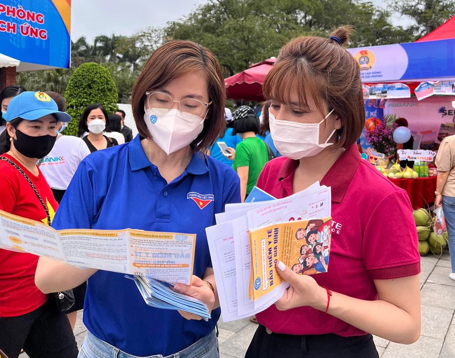 Đẩy mạnh tuyên truyền để người lao động không rút BHXH một lần.