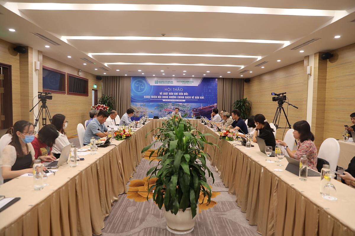 Toàn cảnh Hội thảo về luật dầu khí (sửa đổi).