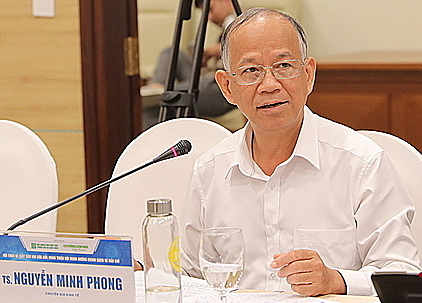 TS Nguyễn Minh Phong.