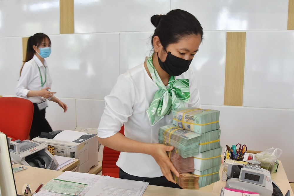 Các chuyên gia cho rằng, mức độ biến động của lãi suất huy động sẽ tiếp tục phụ thuộc nhiều vào độ dồi dào của dòng vốn trên thị trường liên ngân hàng.