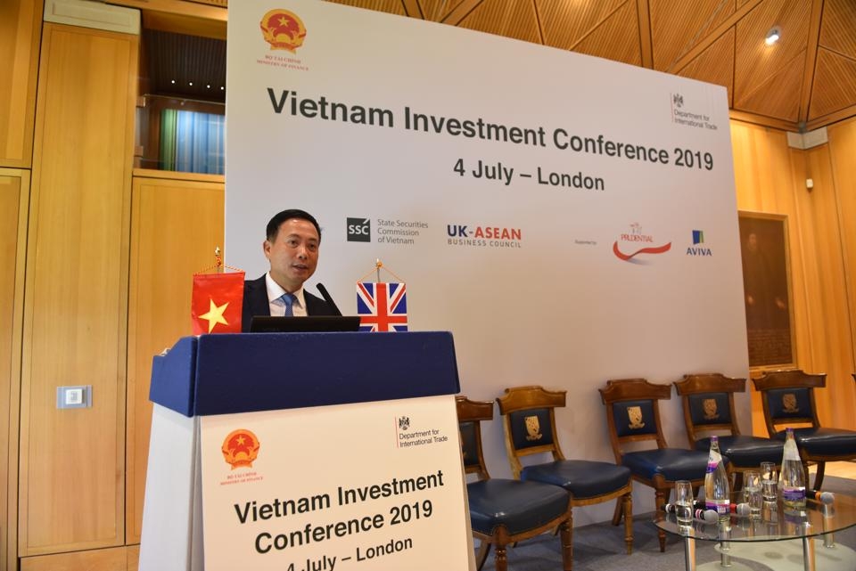 Ông Trần Văn Dũng tại một hội nghị xúc tiến đầu tư năm 2019