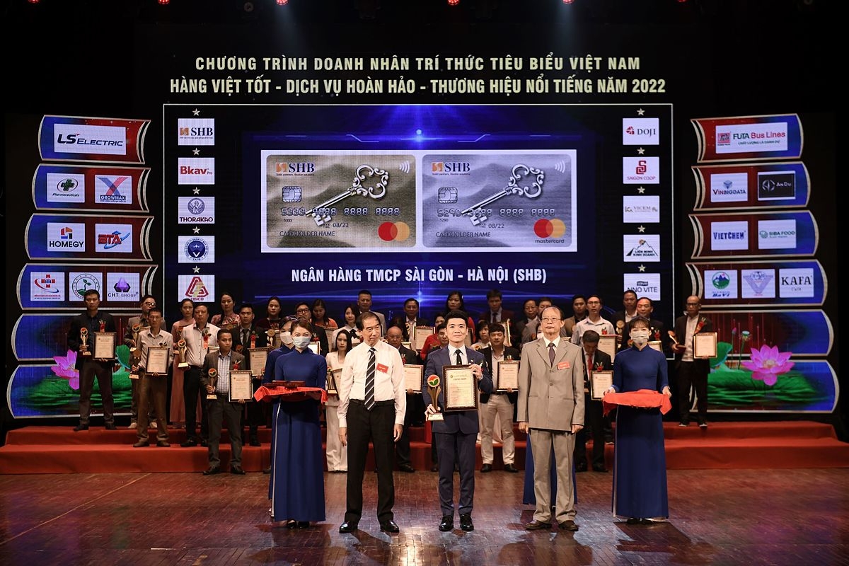 Thẻ SHB MasterCard được vinh danh “Top 10 sản phẩm chất lượng tốt vì người tiêu dùng năm 2022”.