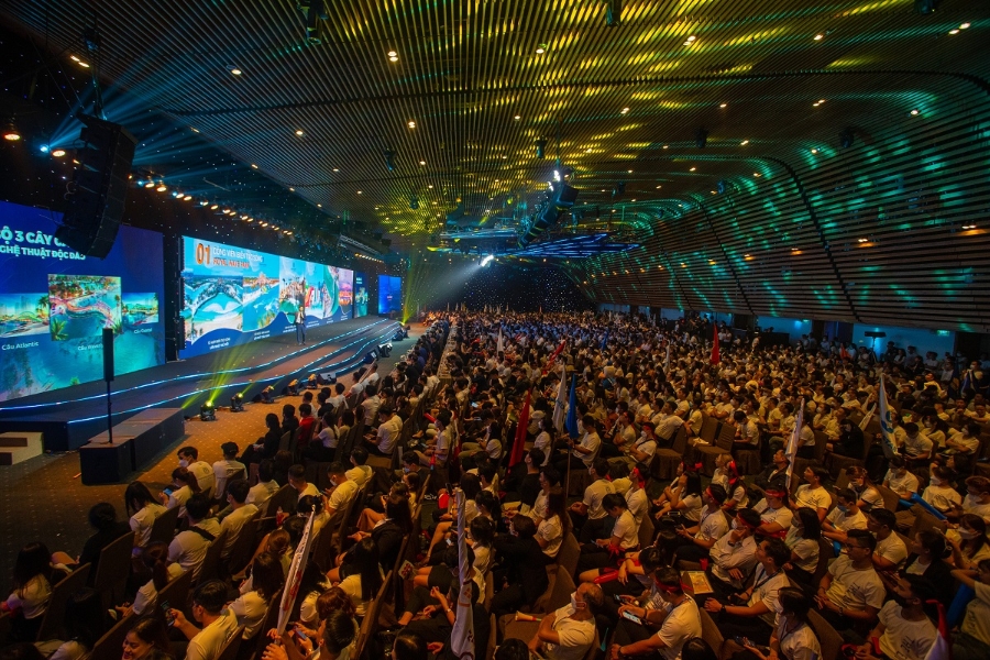 Các nhân viên kinh doanh dày dạn kinh nghiệm sẽ mang lại những giá trị tốt nhất cho khách hàng và được kỳ vọng tạo nên kỷ lục bán hàng mới cho Vinhomes Ocean Park 2 - The Empire.