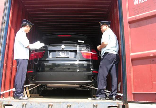 Vẫn xảy ra tình trạng nhập khẩu xe sang, xe biếu tặng về Việt Nam nhưng sau đó sử dụng nhiều hành vi gian lận để bán thương mại (Ảnh minh họa).