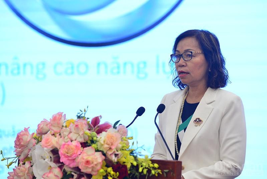 Bà Hà Thu Thanh - Chủ tịch HĐQT Viện Thành viên Hội đồng quản trị Việt Nam (VIOD); Phó Chủ tịch Hội đồng Doanh nghiệp vì sự phát triển bền vững (VBCSD) chia sẻ tại Diễn đàn.
