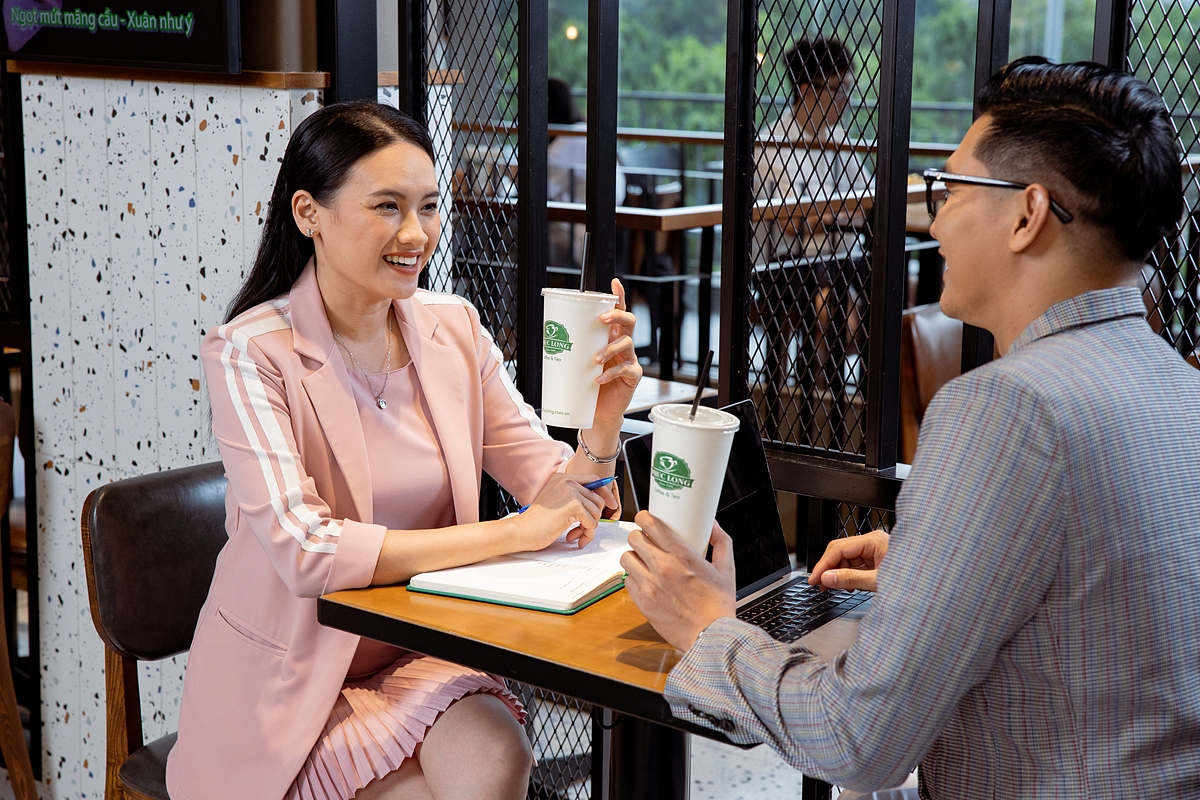 Dân văn phòng cũng yêu mến vị trà, cà phê đặc trưng của Phúc Long.